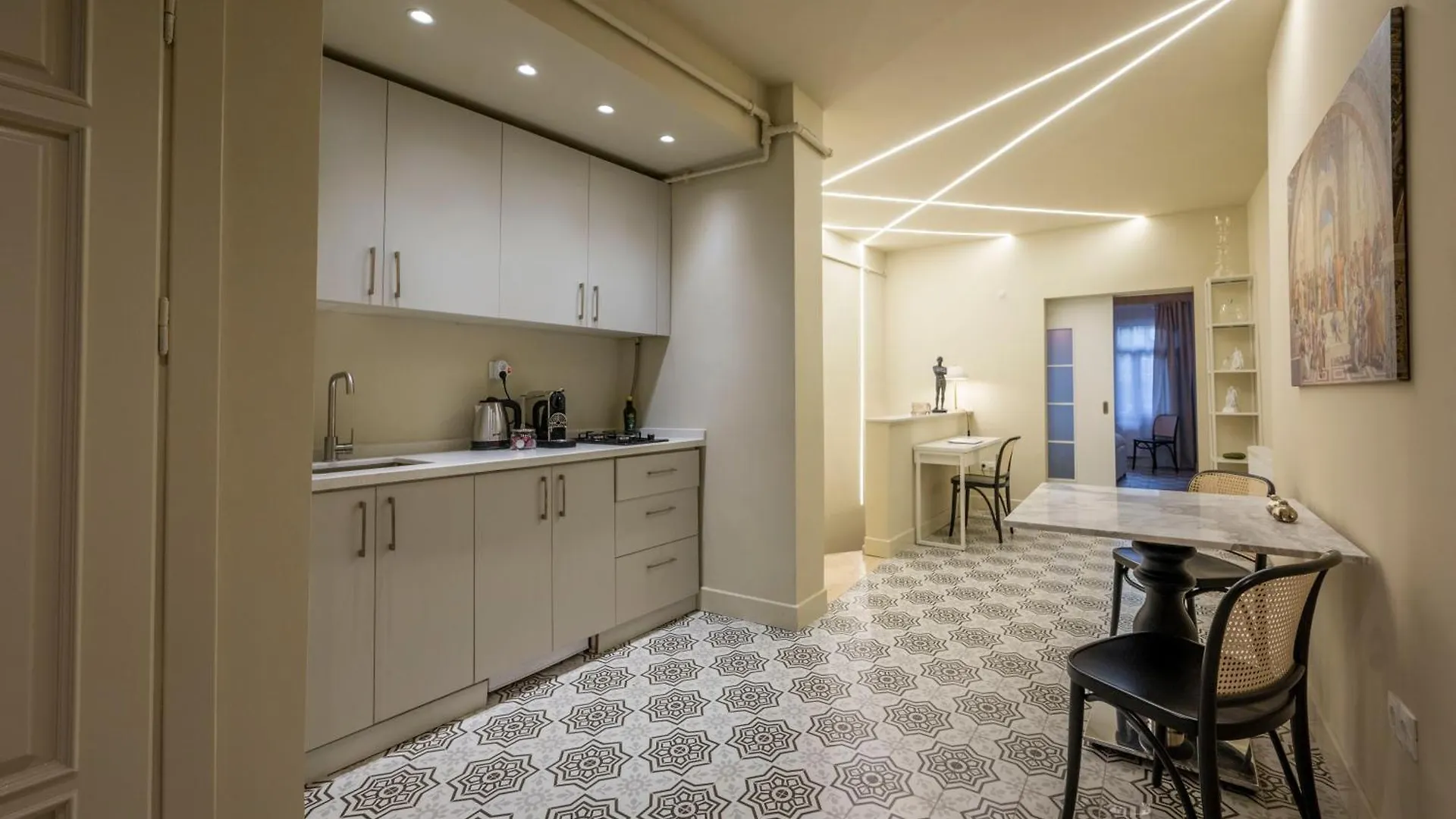 The Stylish Townhouse - City Center Istanbul Apartment