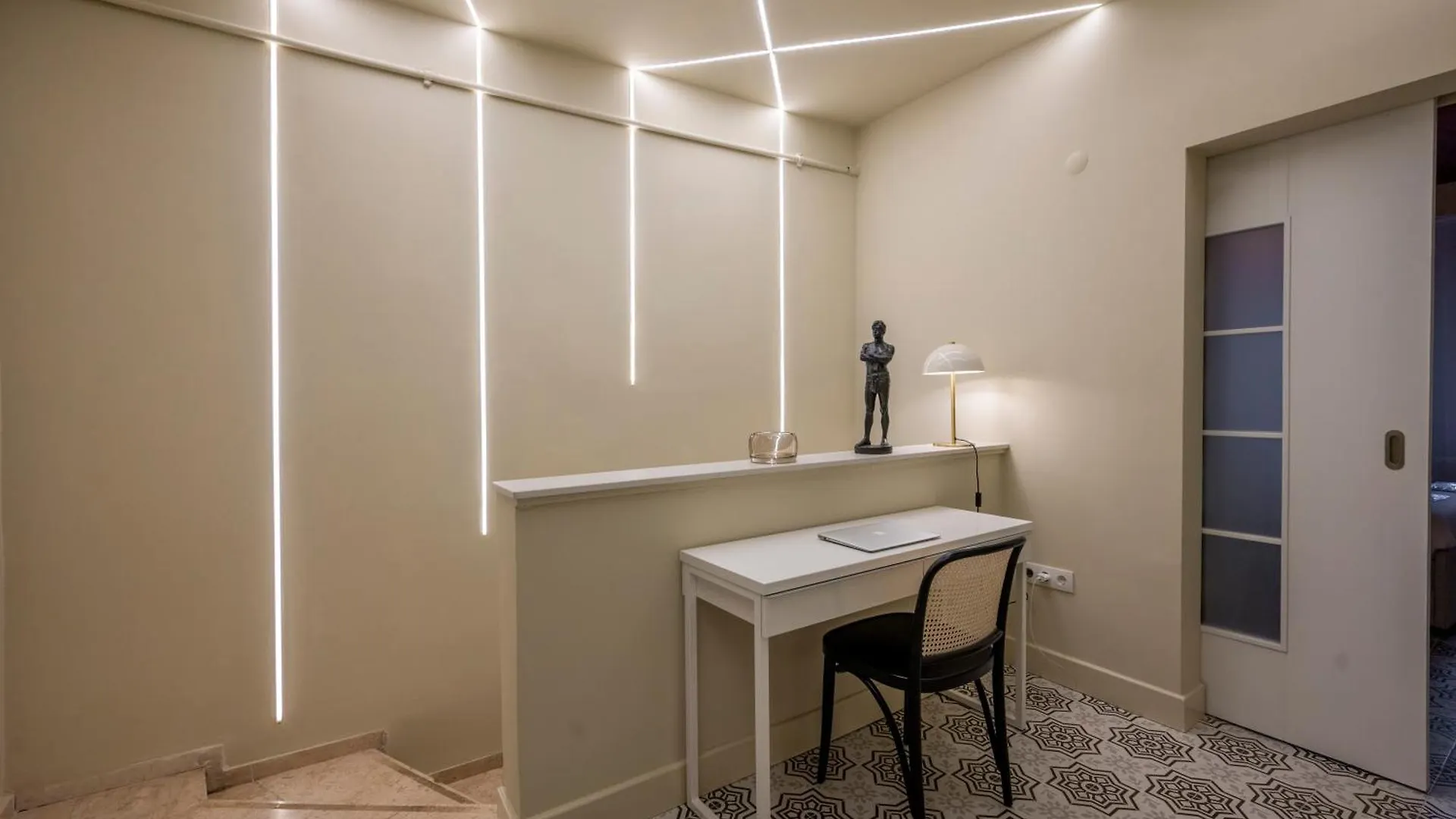 The Stylish Townhouse - City Center Istanbul Apartment