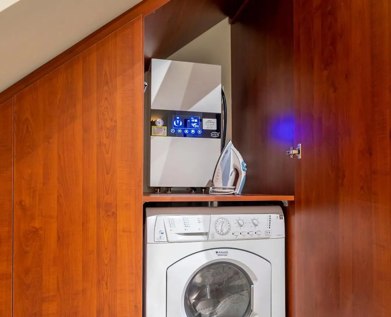 The Stylish Townhouse - City Center Istanbul Apartment