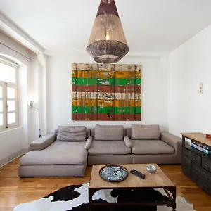 Chiconomy Apartment